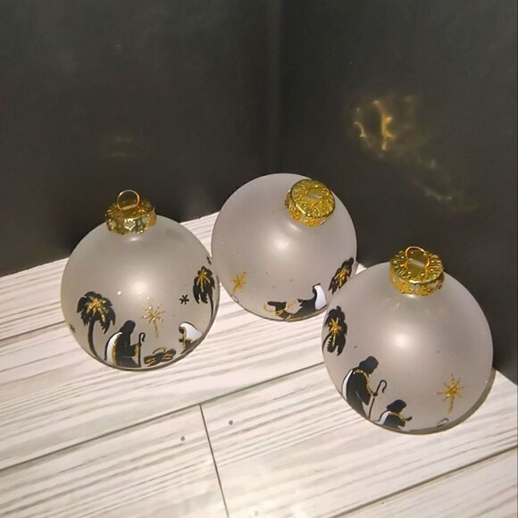 Vintage Nativity Scene Glass Christmas Holiday Ornament Frosted Gold North Star - Picture 2 of 8
